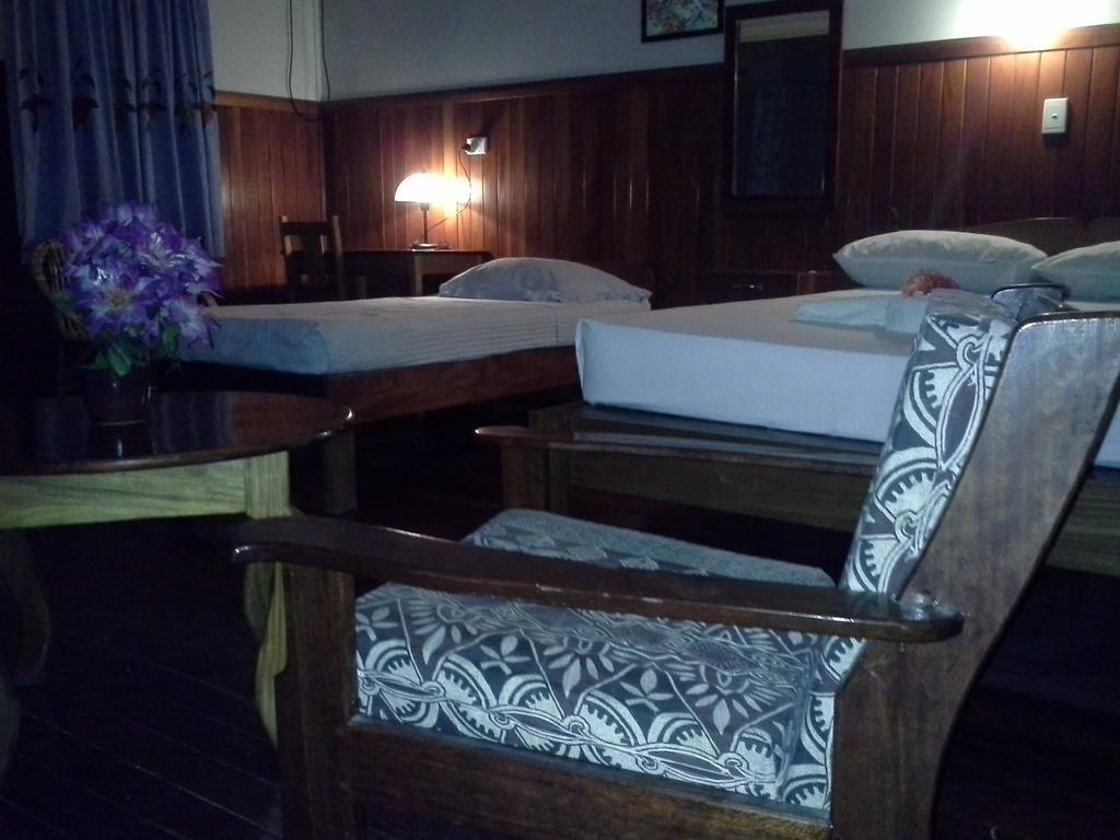Rekona Lodge Gizo Chambre photo